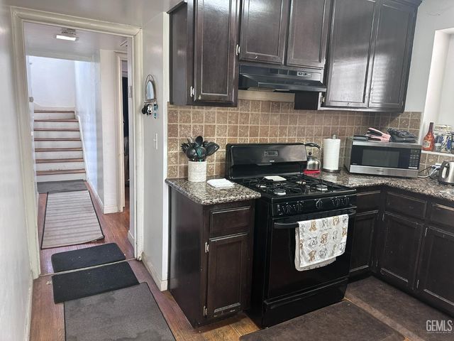 2131 1st Street, Bakersfield, CA 93304