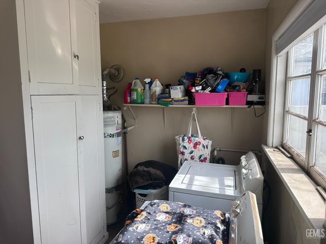 2131 1st Street, Bakersfield, CA 93304