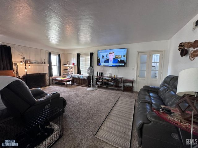 2131 1st Street, Bakersfield, CA 93304