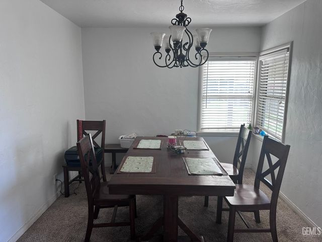 2131 1st Street, Bakersfield, CA 93304