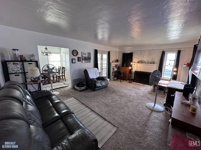 2131 1st Street, Bakersfield, CA 93304