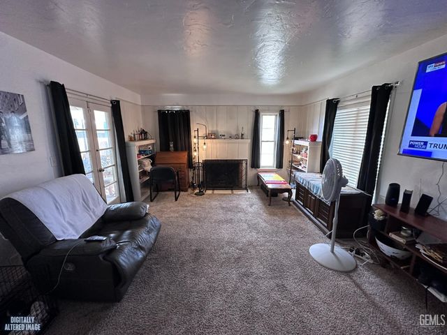 2131 1st Street, Bakersfield, CA 93304