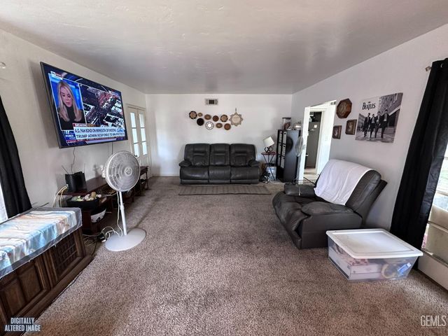 2131 1st Street, Bakersfield, CA 93304