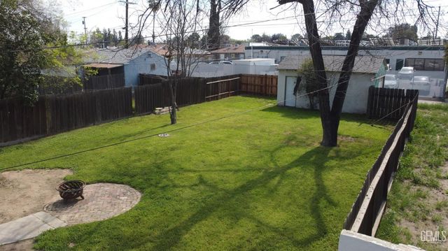 2131 1st Street, Bakersfield, CA 93304