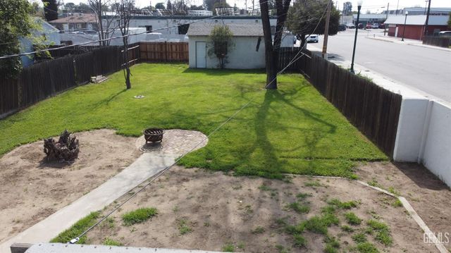 2131 1st Street, Bakersfield, CA 93304