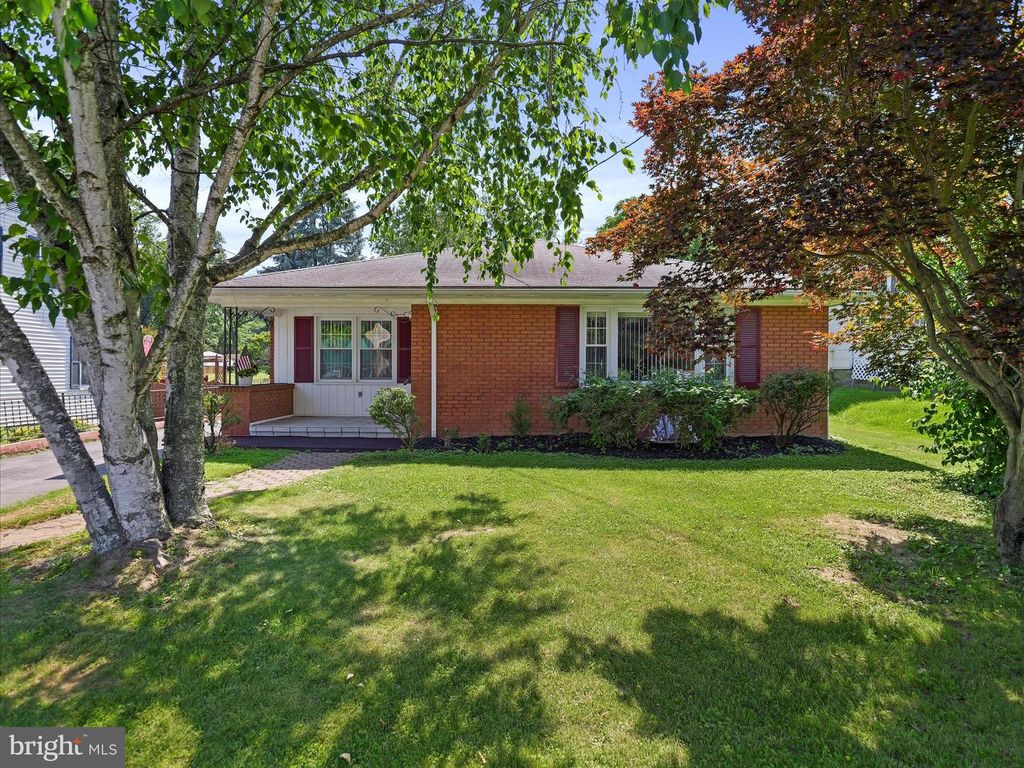 833 ARMSTRONG AVE, Hagerstown, MD 21740