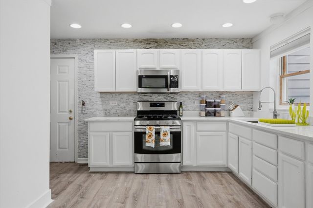911 Kohley Road, Lisle, IL 60532