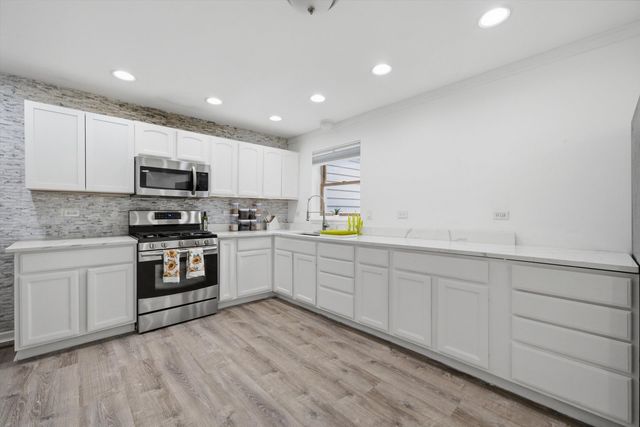 911 Kohley Road, Lisle, IL 60532
