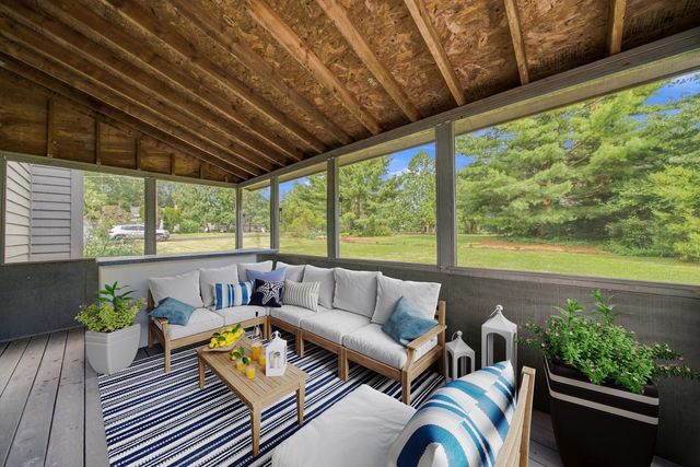 911 Kohley Road, Lisle, IL 60532