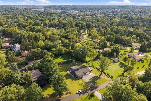 911 Kohley Road, Lisle, IL 60532