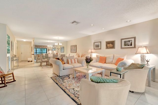 19 Westgate Lane 19f, Boynton Beach, FL 33436