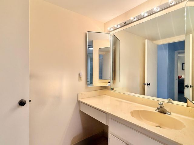 19 Westgate Lane 19f, Boynton Beach, FL 33436