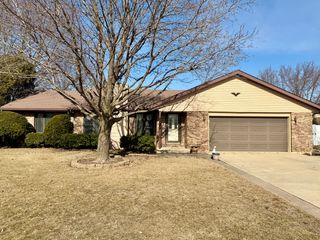 1131 Briar Court, Ottawa, IL 61350