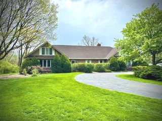 951 Hillcrest Road, Elgin, IL 60123