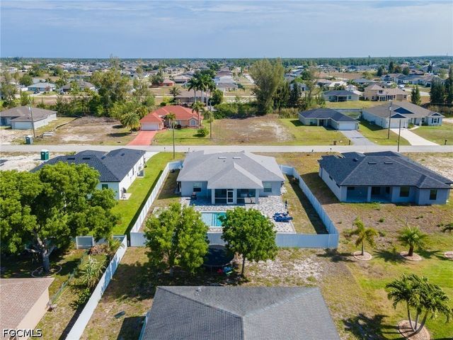 1802 NW 20th TER, Cape Coral, FL 33993