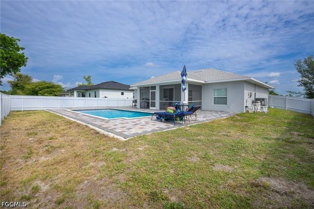 1802 NW 20th TER, Cape Coral, FL 33993