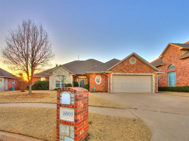 16909 Gladstone Circle, Edmond, OK 73012