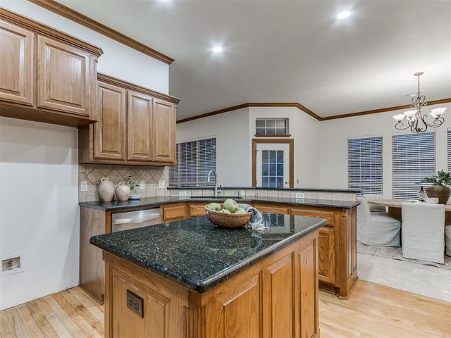 16909 Gladstone Circle, Edmond, OK 73012