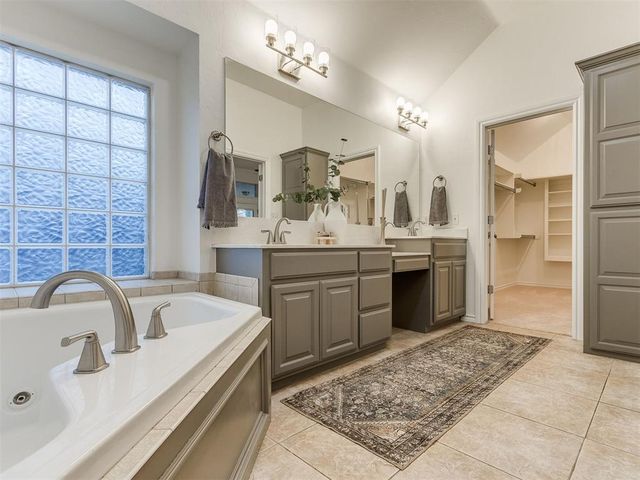 16909 Gladstone Circle, Edmond, OK 73012