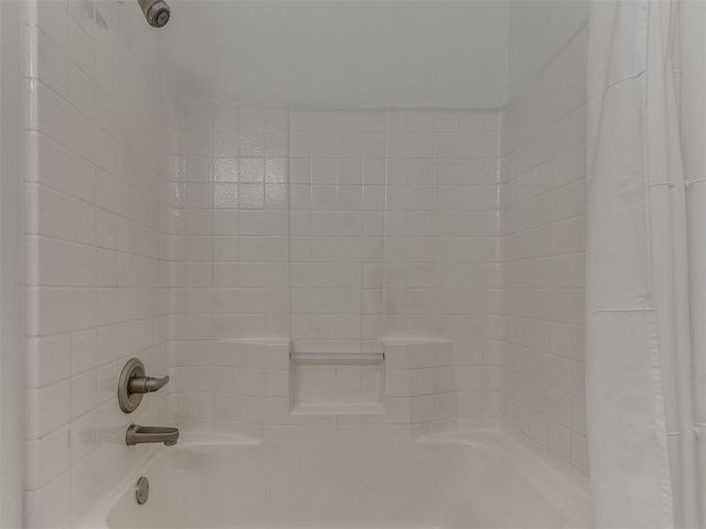 16909 Gladstone Circle, Edmond, OK 73012