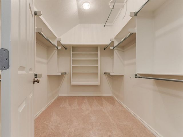 16909 Gladstone Circle, Edmond, OK 73012