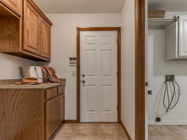 16909 Gladstone Circle, Edmond, OK 73012