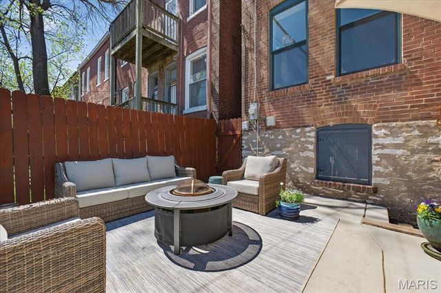 2520 California Avenue, St Louis, MO 63104