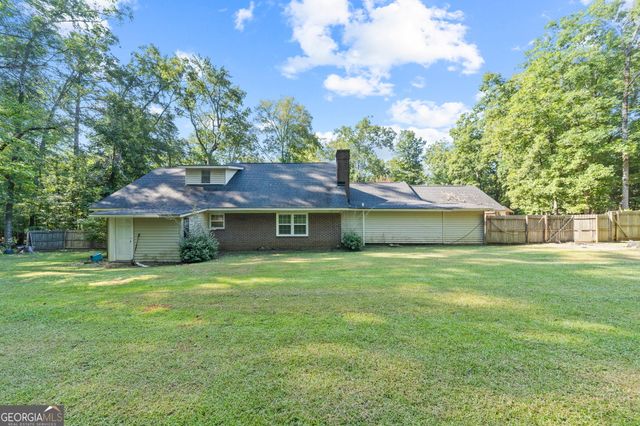 156 Log Cabin Road NE, Milledgeville, GA 31061
