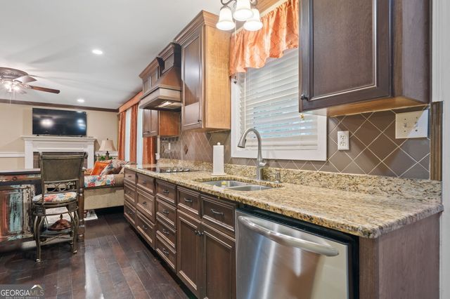 156 Log Cabin Road NE, Milledgeville, GA 31061