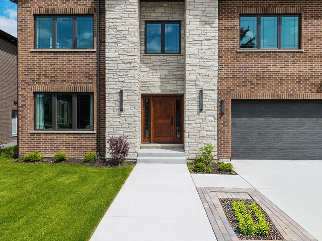 8348 W Farragut Avenue, Norridge, IL 60706