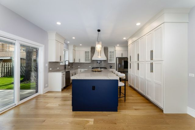 8348 W Farragut Avenue, Norridge, IL 60706