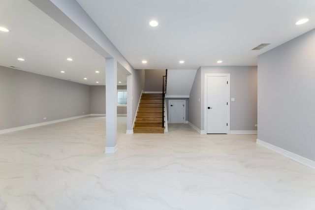 8348 W Farragut Avenue, Norridge, IL 60706