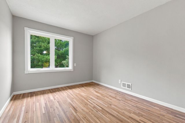 1709 Cochrane Avenue, Eagan, MN 55122