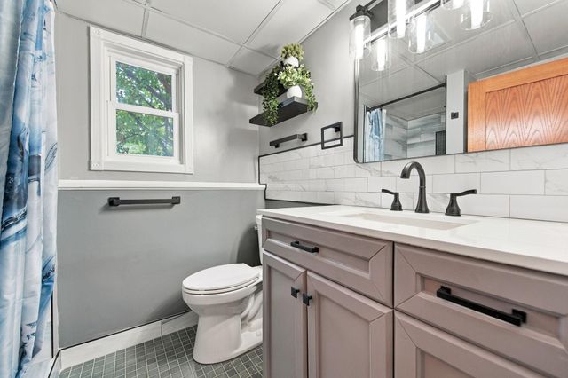 1709 Cochrane Avenue, Eagan, MN 55122