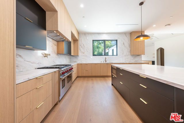 23346 Calvert Street, Los Angeles, CA 91367