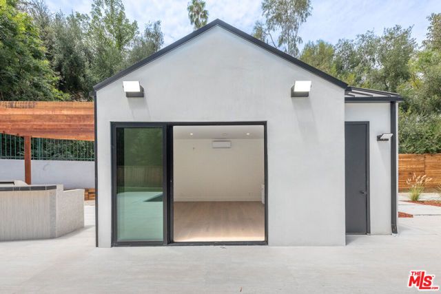 23346 Calvert Street, Los Angeles, CA 91367