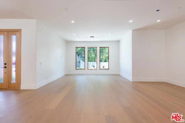 23346 Calvert Street, Los Angeles, CA 91367