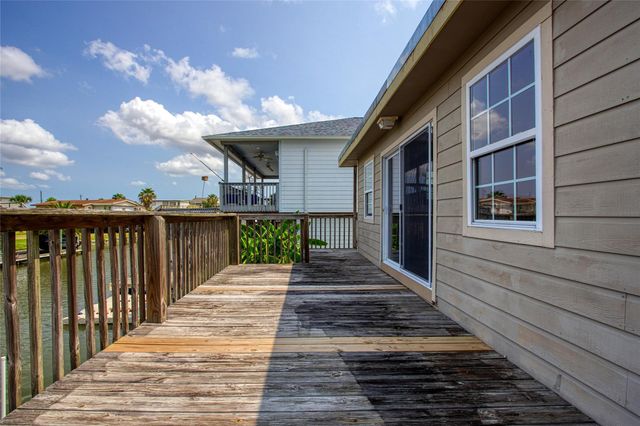 114 Bayou Vista Drive, Hitchcock, TX 77563