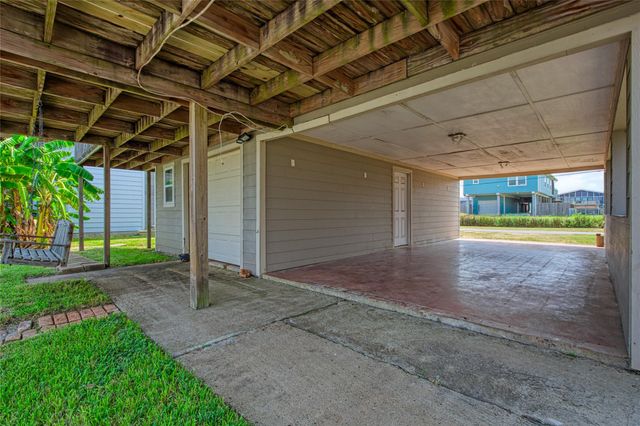 114 Bayou Vista Drive, Hitchcock, TX 77563