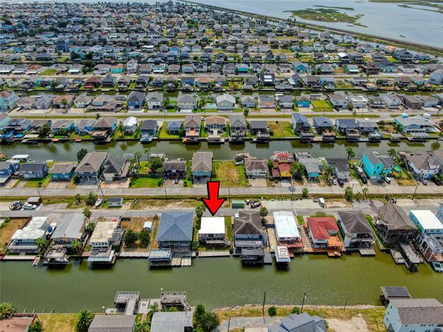 114 Bayou Vista Drive, Hitchcock, TX 77563