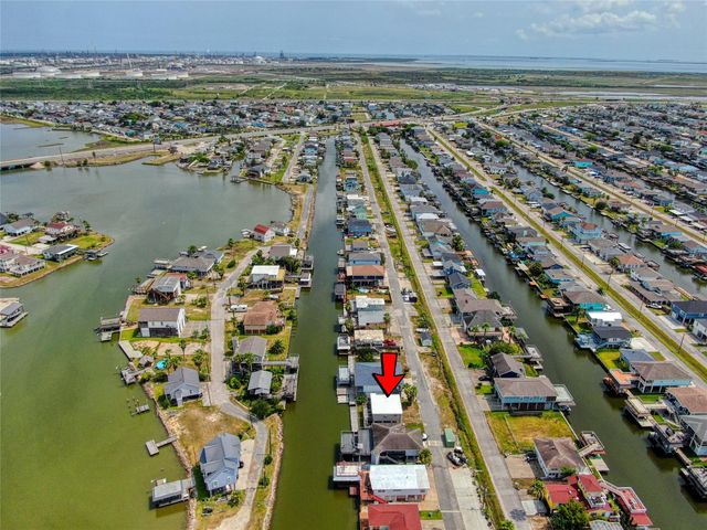 114 Bayou Vista Drive, Hitchcock, TX 77563