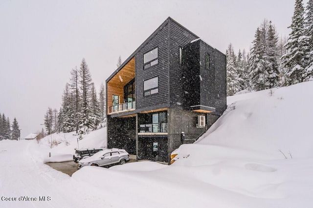 304 Blizzard Dr, Sandpoint, ID 83864