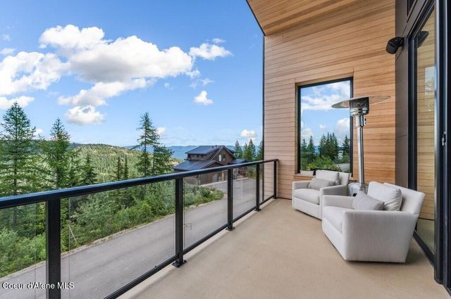304 Blizzard Dr, Sandpoint, ID 83864