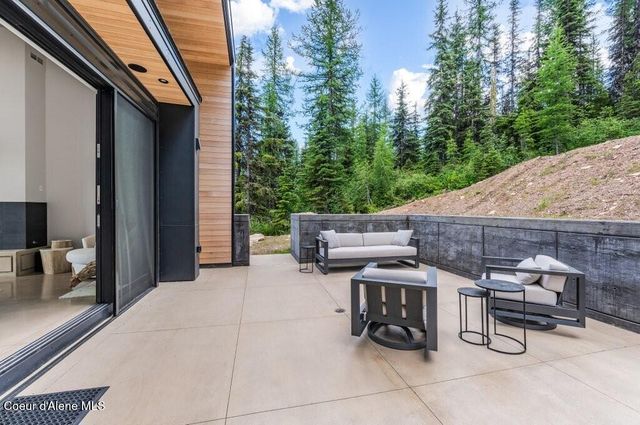304 Blizzard Dr, Sandpoint, ID 83864