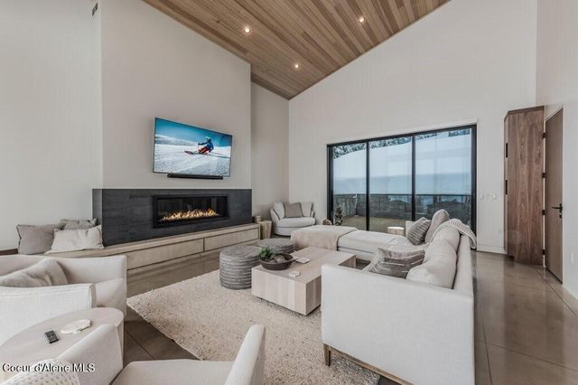 304 Blizzard Dr, Sandpoint, ID 83864