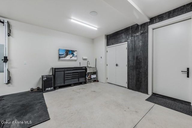 304 Blizzard Dr, Sandpoint, ID 83864