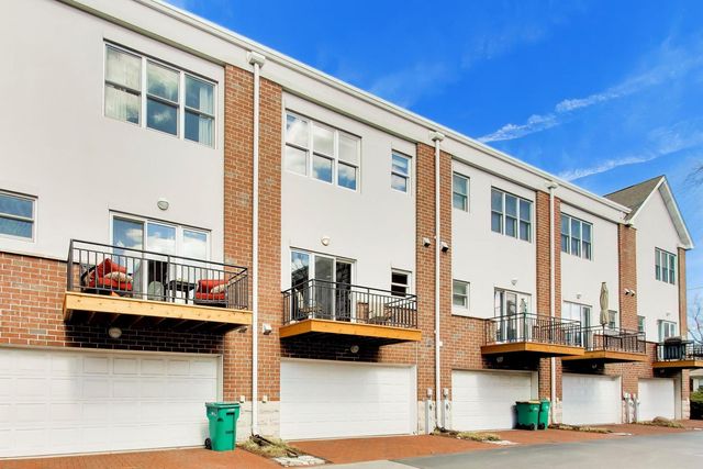 1853 Prairie Street, Glenview, IL 60025