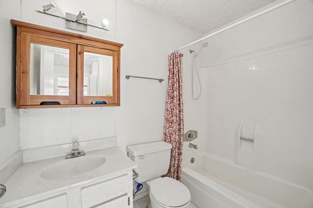 11625 Lakeside Park Drive, Houston, TX 77707