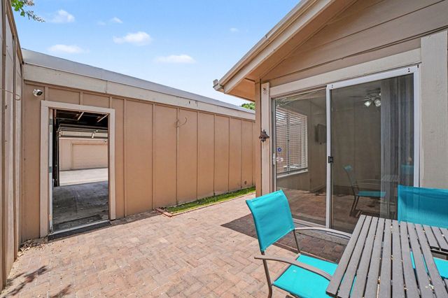 11625 Lakeside Park Drive, Houston, TX 77707