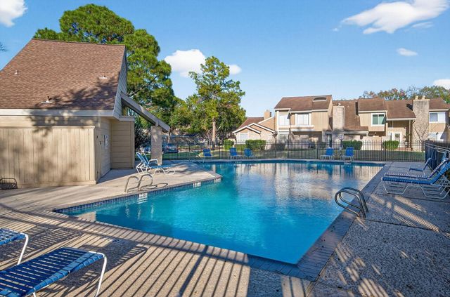 11625 Lakeside Park Drive, Houston, TX 77707
